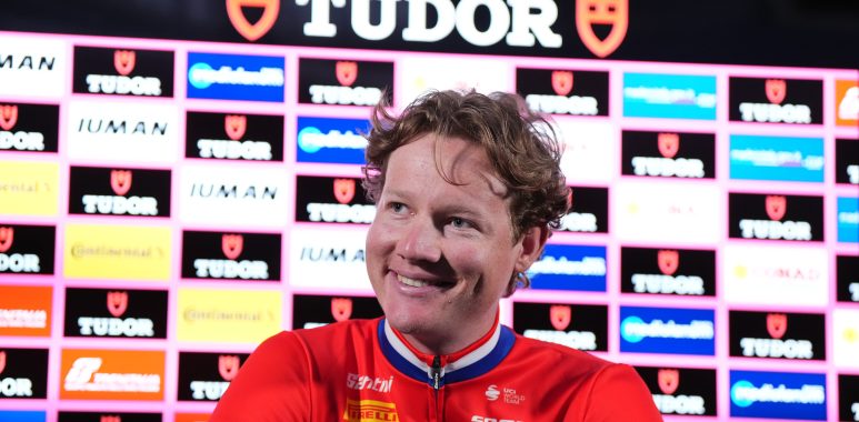 Daan Hoole, vincitore della 10^ tappa del Giro d'Italia 2025